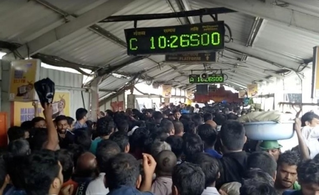 Най малко 22 ма души са загинали при блъсканица на