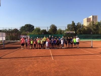 Традиционният турнир Козлодуй и приятели събра 30 тенисисти на кортовете