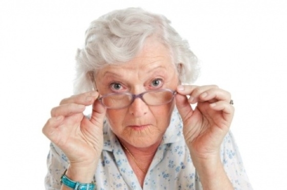 Възрастна жена е откраднала очила от магазин във Враца, съобщиха