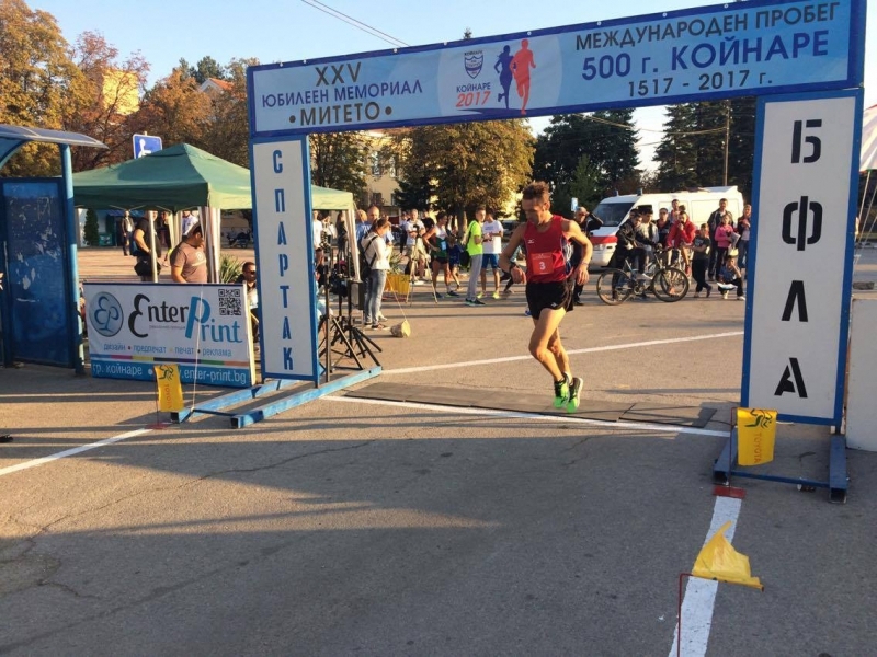 Йоло Николов от СК Атлет Мездра надбяга състезателите си за