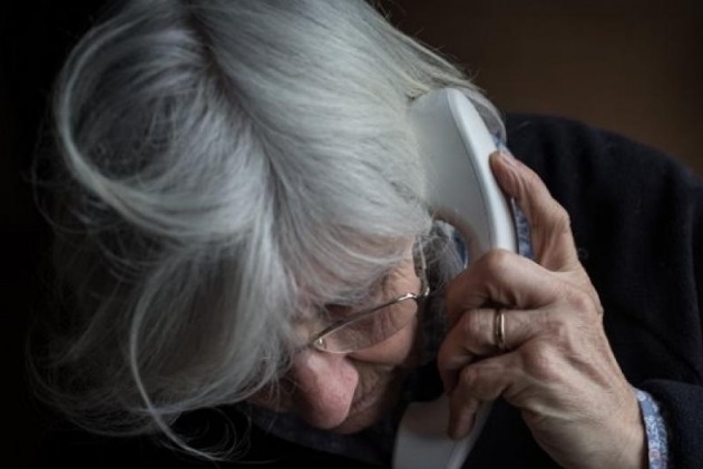 Две пенсионерки от Монтана в събота около обяд са паднали