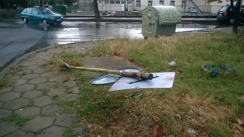 Шофьор без книжка помете пътен знак във Врачанско и се