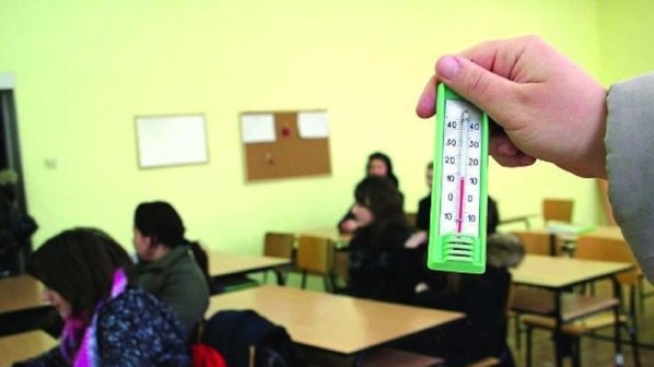 Ваканцията продължава в Монтана, във Видин учат с намалени часове