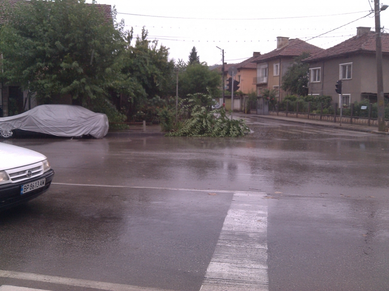 Между 13 и 70 литра дъжд е паднал в различни