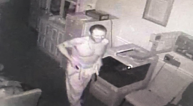 Полицията в американския щат Кентъки издирва мъж който извърши обир