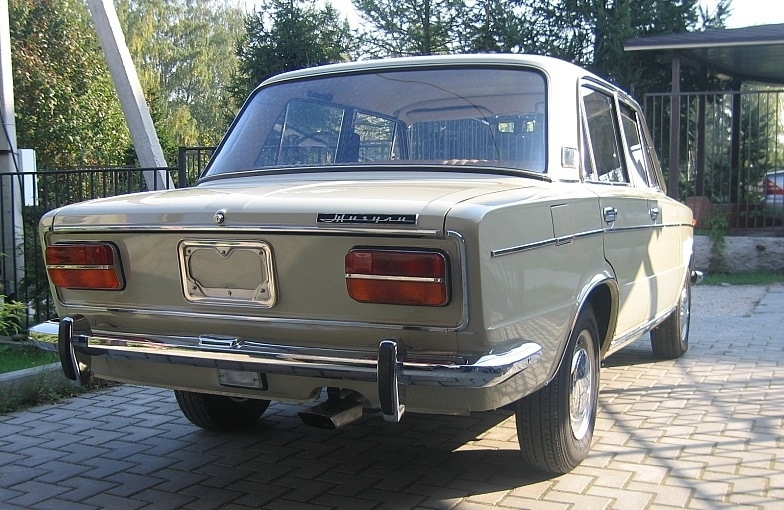 Почерпен шофьор е подкарал жигула във врачанското село Селановци съобщиха