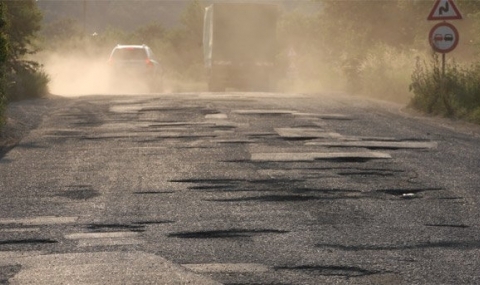 Жители на три села от община Враца от месеци се