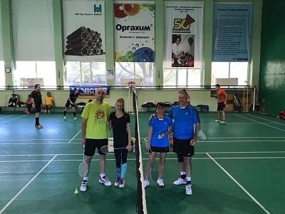 С един сребърен медал се завърна отборът по бадминтон на