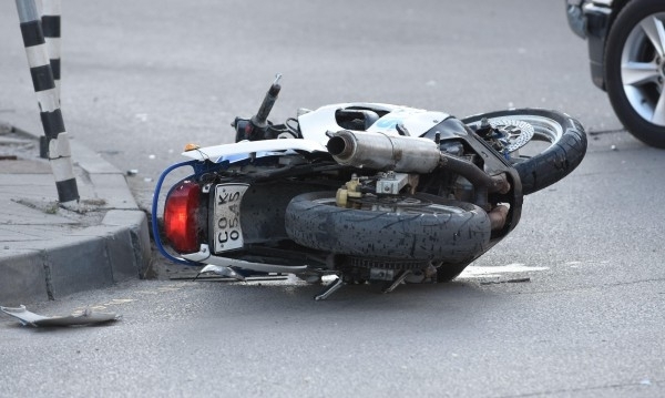 Моторист е приет във видинската болница след като се блъснал