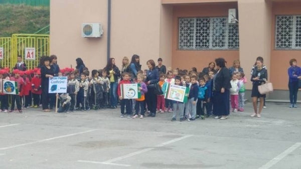 Заместник министърът на спорта Ваня Колева и Цветан Цветанов откриха