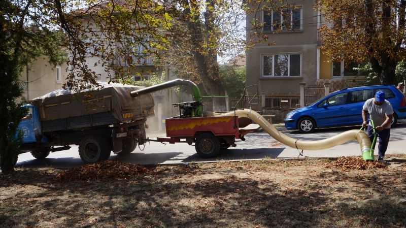 От началото на седмицата нова листосмукачка закупена за нуждите на