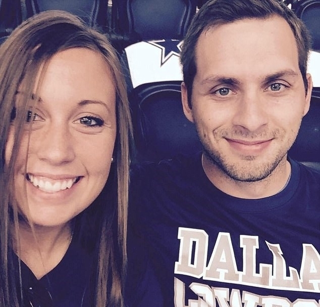 Омъжена учителка по изкуства в гимназия бе арестувана по обвинения