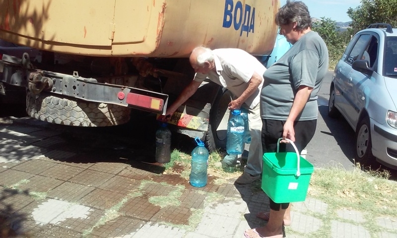 11 от изследваните през месец август 132 водни проби от