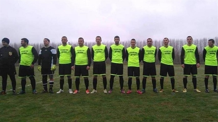 В събота два от мездренските отбори изиграха своите срещи от