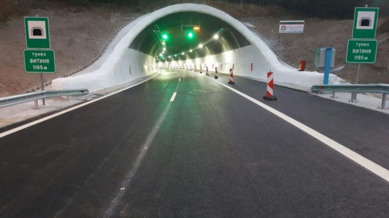 Движението в тунела "Витиня" на магистрала "Хемус" в посока София