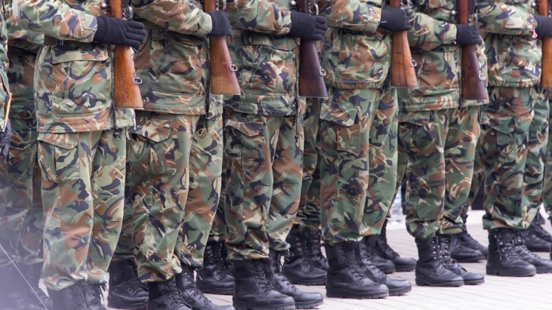 30 годишен военен се простреля по невнимание при учебни стрелби