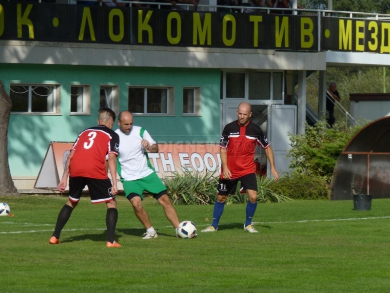 С двубоите от поредния пети кръг на шампионата през почивните