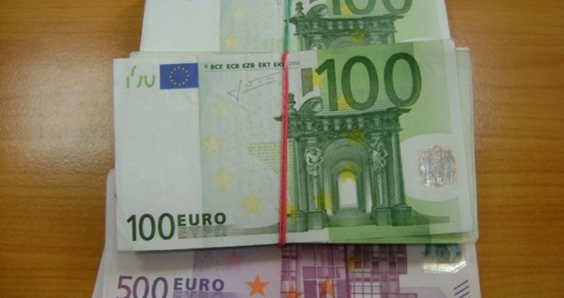 Недекларирани 25 500 евро и 191 броя автомобилни части откриха