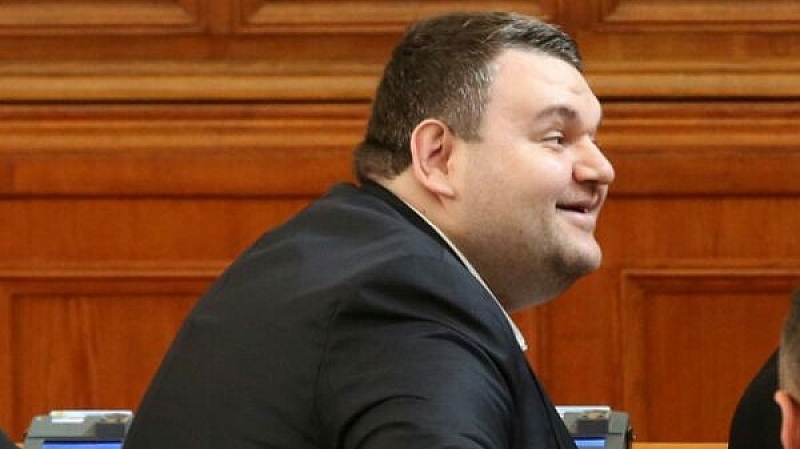 Руската ВТБ си търси един милиард от Делян Пеевски