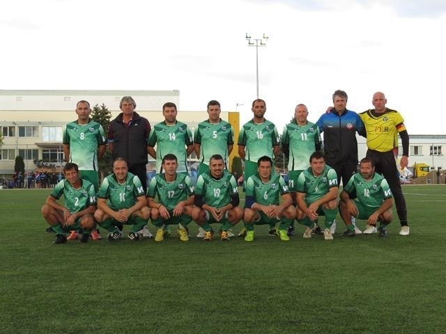 Ветераните на Пъстрина Николово запазиха лидерската си позиция в областния