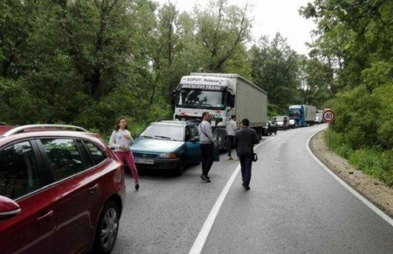 Движението по международен път Е 79 между Монтана и Видин