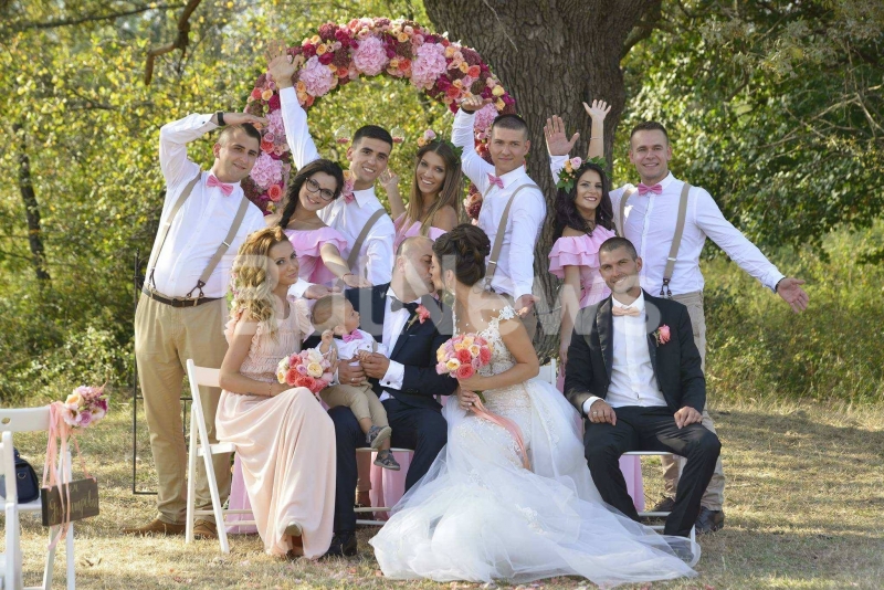 Приказна сватба развълнува врачани на връх Вяра Надежда и Любов