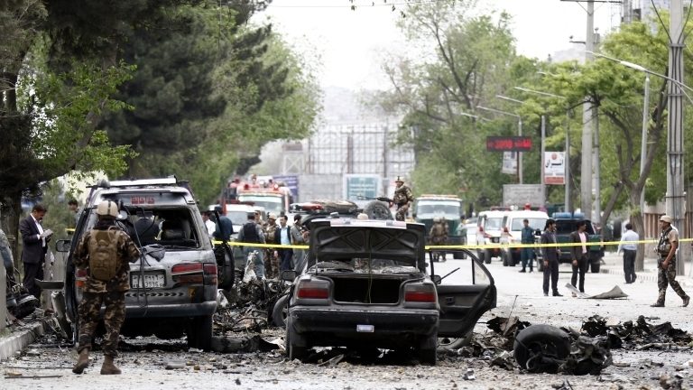 Петима цивилни са ранени след като кола бомба се вряза в датски