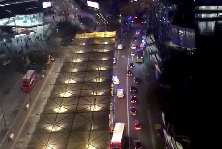 При няколко нападения в район около голям търговски център в