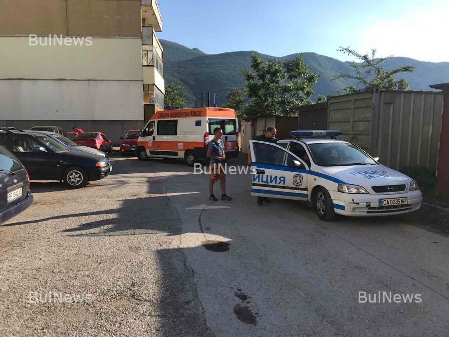 Извънредна ситуация във Враца! Линейка, пожарна и полиция летят към блок заради гръмнал бойлер /снимки/