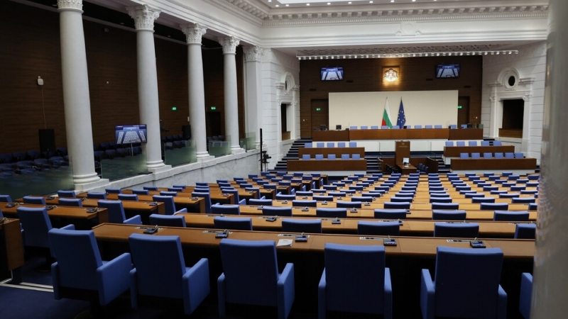 Нов сезон, нови заявки: Ето какво заявиха всички партии от парламентарната трибуна