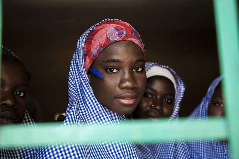 Части на нигерийската армия са освободили 76 ученички и са открили мъртви други две след като