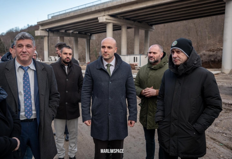 Министър Андрей Цеков кметът на община Враца Калин Каменов народните