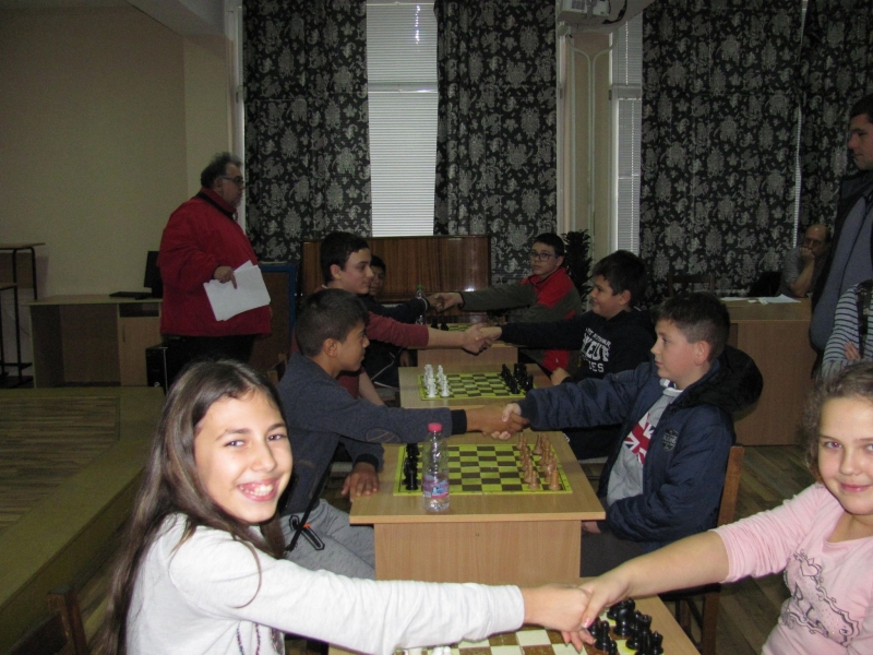 Отборите на СУ Отец Паисий и ППМГ Акад Иван Ценов