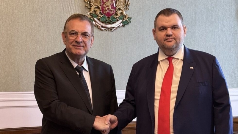 Делян Пеевски стана единствен председател на ДПС, Чакъров подаде оставка