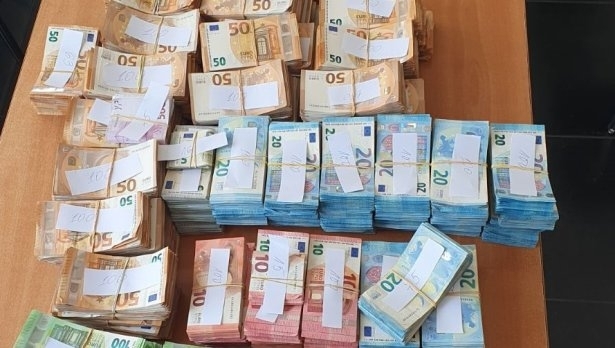 Митническите служители от ТД Митница Русе откриха близо 71 000