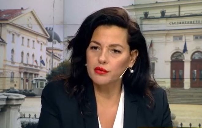 Конституционният съд е своеобразна втора камара на парламента Там политическият