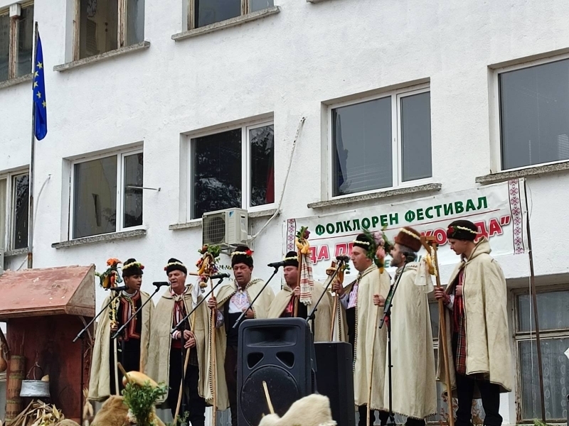 Голям успех постигнаха самодейците от горнодамяновското село Дива Слатина на