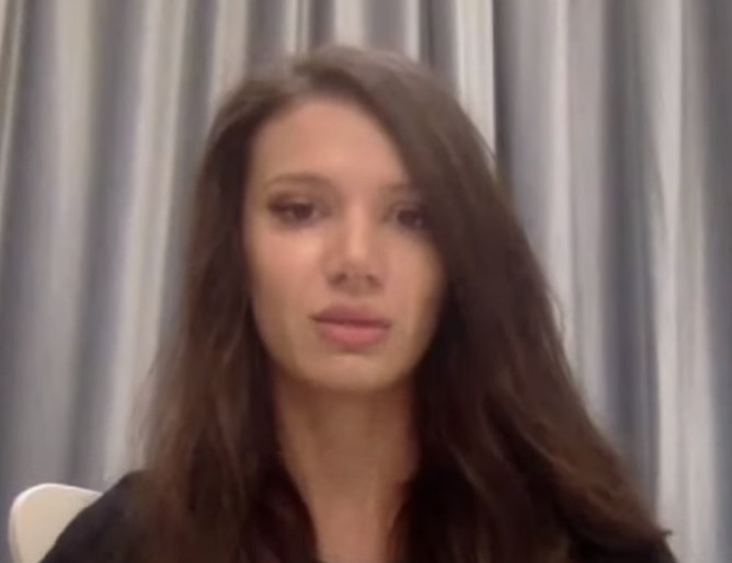 През март жена известна само като Ефи отправи много сериозни обвинения