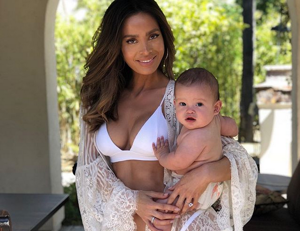 Раждането на две деца и грижите за тях не вървят