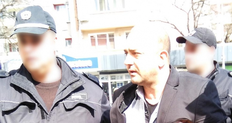 Бащата който преби дъщеря си си и беше обвиненен в