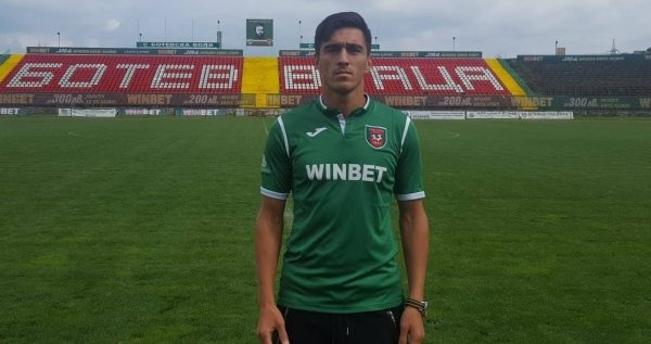 Таджикистанският национал Искандар Джалилов от днес е в Ботев Враца Десният