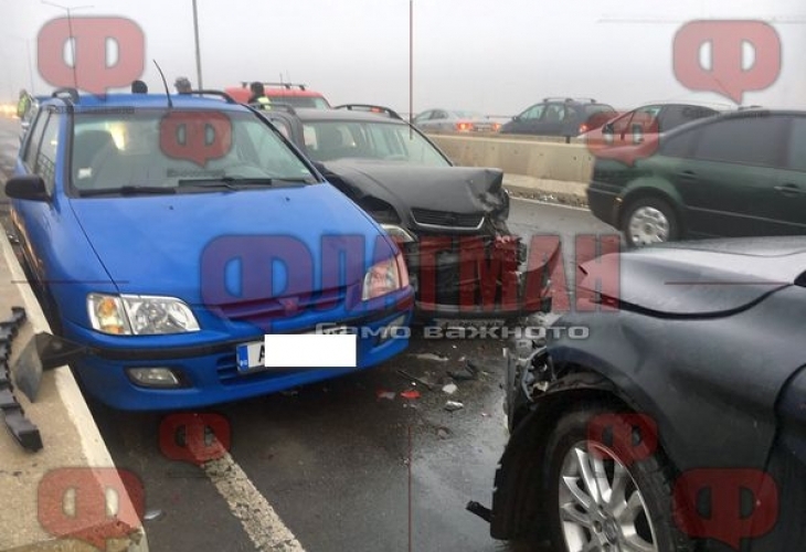 Тежка верижна катастрофа стана тази сутрин на надлез Владимир Павлов