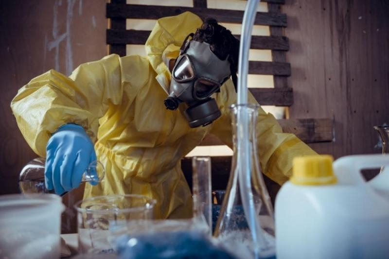 Митничари в Хонконг са иззели 1 8 тона течен метамфетамин на стойност