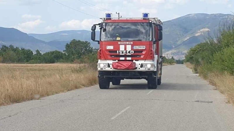 Над 1 000 декара гора пламна и до Шумен Около