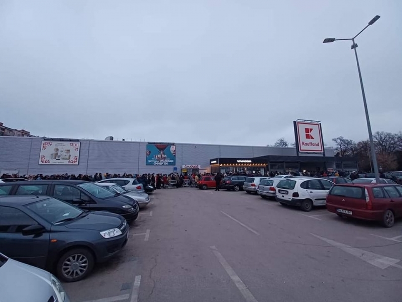 Промоционалната цена олиото предизвика напрежение и във Видин видя агенция