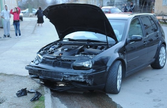 Два автомобила са катастрофирали в Лом съобщиха от пресцентъра на