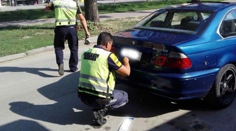 Ченгета свалиха номерата на кола във Врачанско, шофьорът ѝ нямал книжка