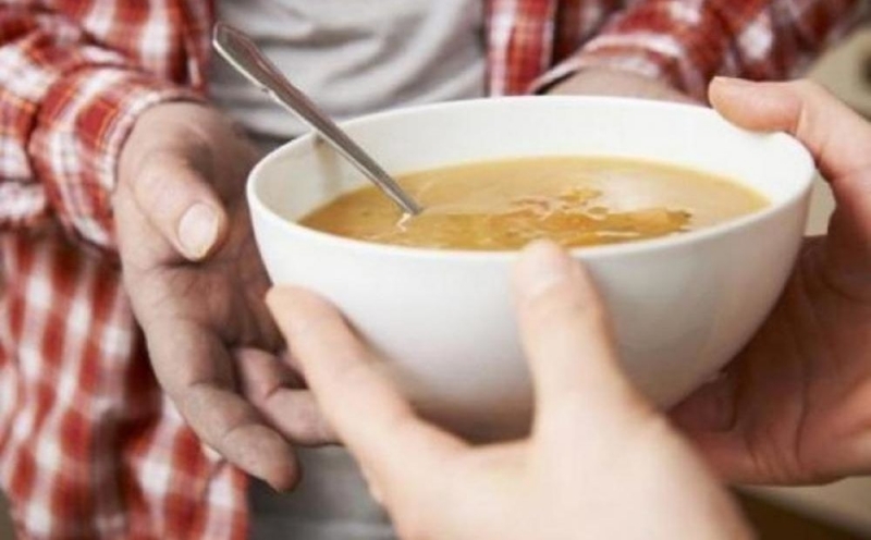 В изпълнение на дейността Топъл обяд в условия на пандемията