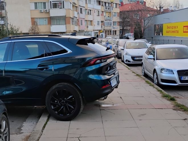 Пореден шофьор изуми врачани с наглото си паркиране научи BulNews