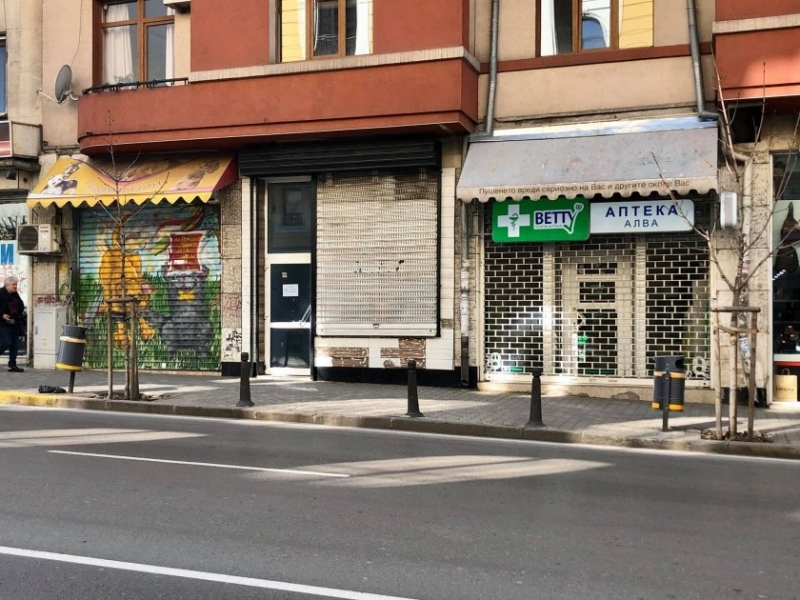 Бизнесът почна с фалитите, заплатите тръгнаха надолу